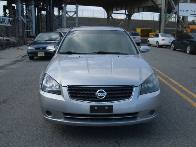 2005 Nissan Altima Pickupslt Quad Cab SWB 4WD 4x4 Truck