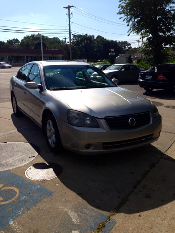 2005 Nissan Altima ST Pickup 4D 5 1/2 Ft