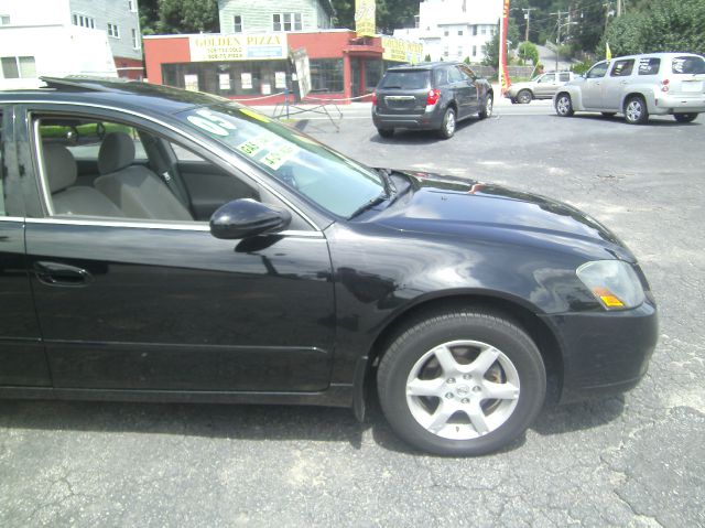 2005 Nissan Altima Ls,reg Cab,stepside