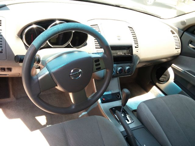 2005 Nissan Altima 29