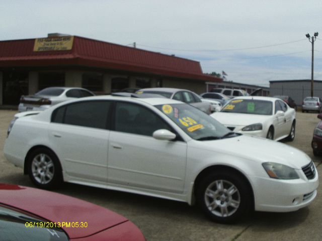 2005 Nissan Altima Pickupslt Quad Cab SWB 4WD 4x4 Truck