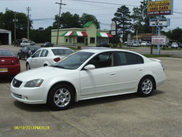 2005 Nissan Altima Pickupslt Quad Cab SWB 4WD 4x4 Truck