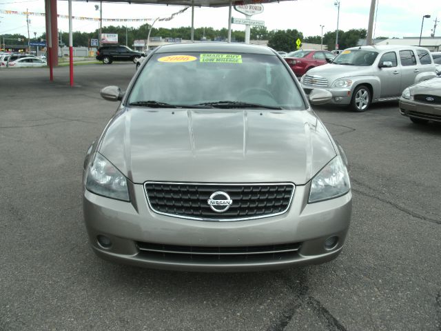 2006 Nissan Altima Pickupslt Quad Cab SWB 4WD 4x4 Truck