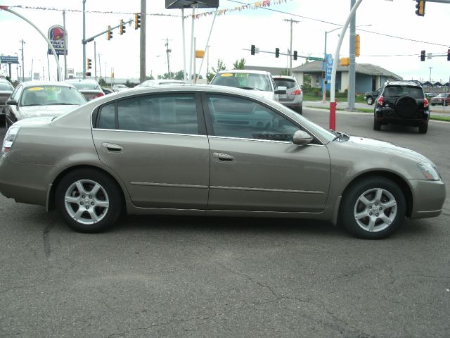 2006 Nissan Altima Pickupslt Quad Cab SWB 4WD 4x4 Truck