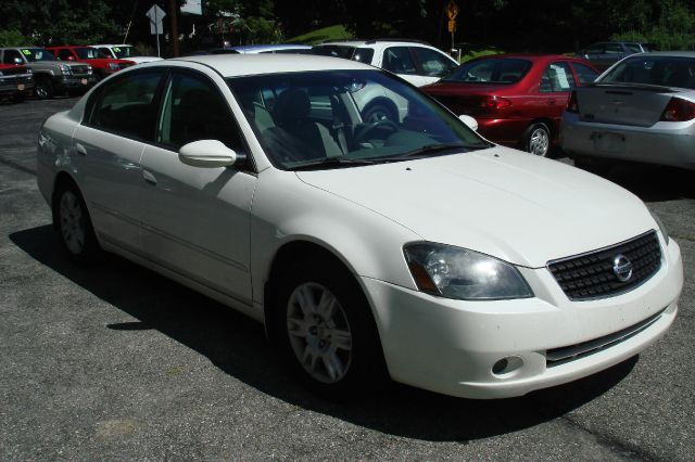 2006 Nissan Altima Pickupslt Quad Cab SWB 4WD 4x4 Truck