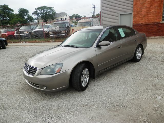 2006 Nissan Altima Pickupslt Quad Cab SWB 4WD 4x4 Truck