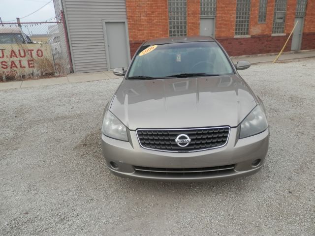 2006 Nissan Altima Pickupslt Quad Cab SWB 4WD 4x4 Truck