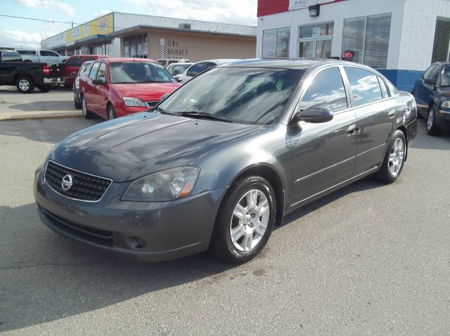 2006 Nissan Altima Pickupslt Quad Cab SWB 4WD 4x4 Truck