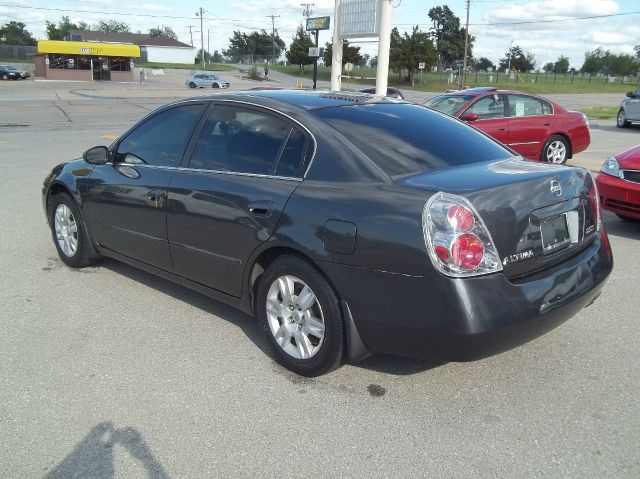 2006 Nissan Altima Pickupslt Quad Cab SWB 4WD 4x4 Truck