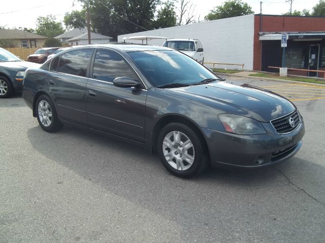 2006 Nissan Altima Pickupslt Quad Cab SWB 4WD 4x4 Truck