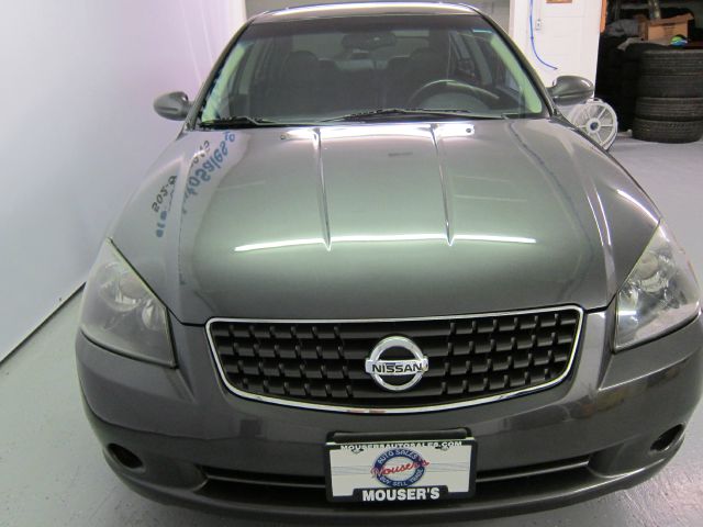 2006 Nissan Altima ST Pickup 4D 5 1/2 Ft