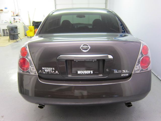 2006 Nissan Altima ST Pickup 4D 5 1/2 Ft