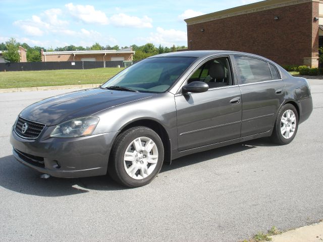 2006 Nissan Altima Pickupslt Quad Cab SWB 4WD 4x4 Truck