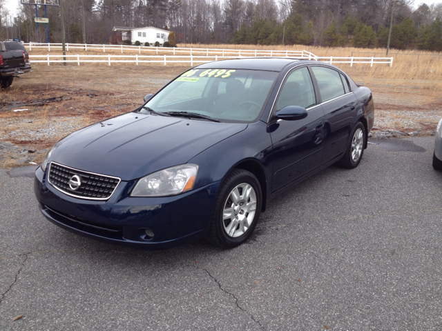 2006 Nissan Altima Pickupslt Quad Cab SWB 4WD 4x4 Truck