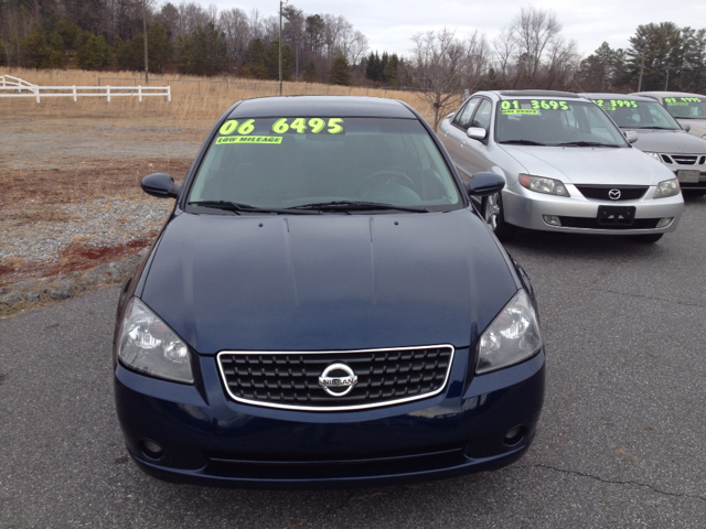 2006 Nissan Altima Pickupslt Quad Cab SWB 4WD 4x4 Truck