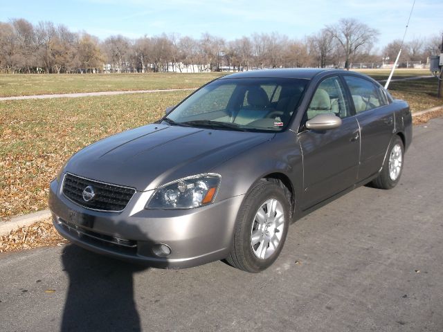 2006 Nissan Altima Pickupslt Quad Cab SWB 4WD 4x4 Truck