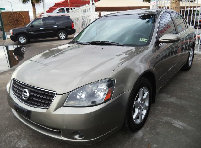 2006 Nissan Altima Pickupslt Quad Cab SWB 4WD 4x4 Truck