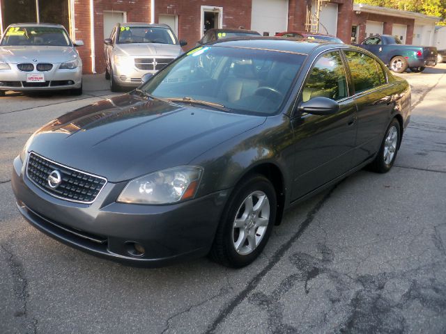 2006 Nissan Altima Pickupslt Quad Cab SWB 4WD 4x4 Truck