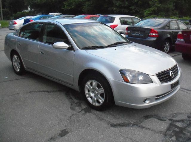 2006 Nissan Altima Pickupslt Quad Cab SWB 4WD 4x4 Truck