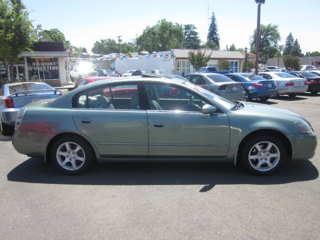 2006 Nissan Altima SLT Quad Cab 2WD