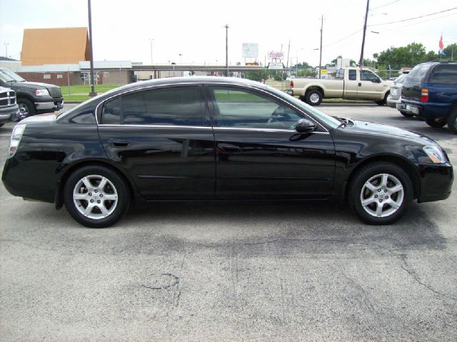 2006 Nissan Altima Pickupslt Quad Cab SWB 4WD 4x4 Truck