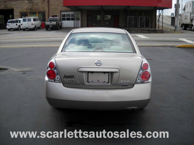 2006 Nissan Altima 2WD Crew Cab 140.5 Laramie