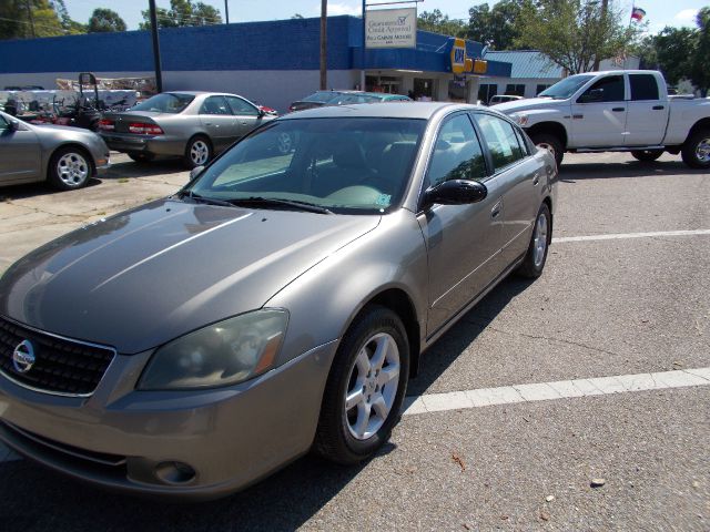 2006 Nissan Altima Pickupslt Quad Cab SWB 4WD 4x4 Truck