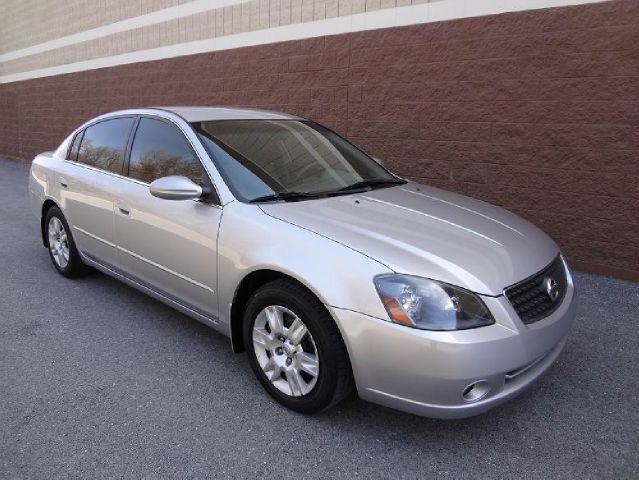 2006 Nissan Altima Pickupslt Quad Cab SWB 4WD 4x4 Truck