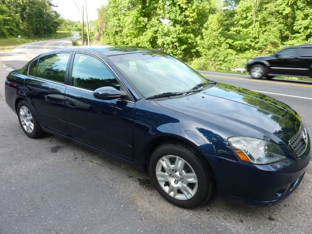 2006 Nissan Altima Pickupslt Quad Cab SWB 4WD 4x4 Truck