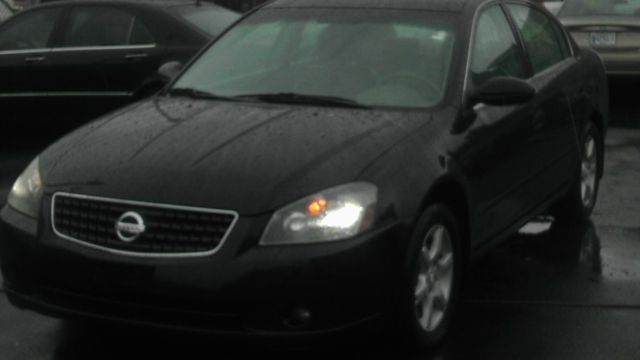 2006 Nissan Altima ST Pickup 4D 5 1/2 Ft