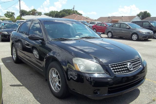 2006 Nissan Altima Pickupslt Quad Cab SWB 4WD 4x4 Truck