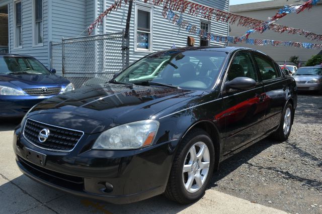 2006 Nissan Altima Pickupslt Quad Cab SWB 4WD 4x4 Truck