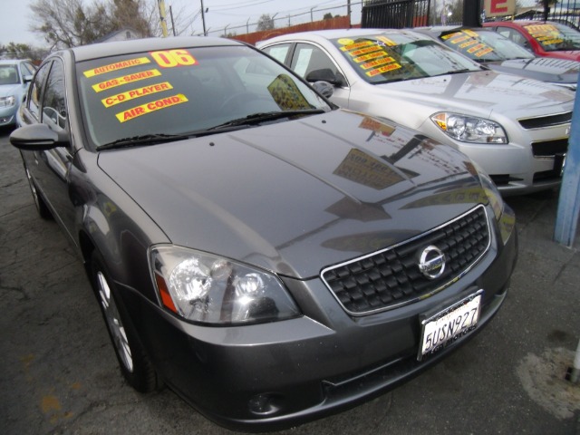 2006 Nissan Altima Pickupslt Quad Cab SWB 4WD 4x4 Truck