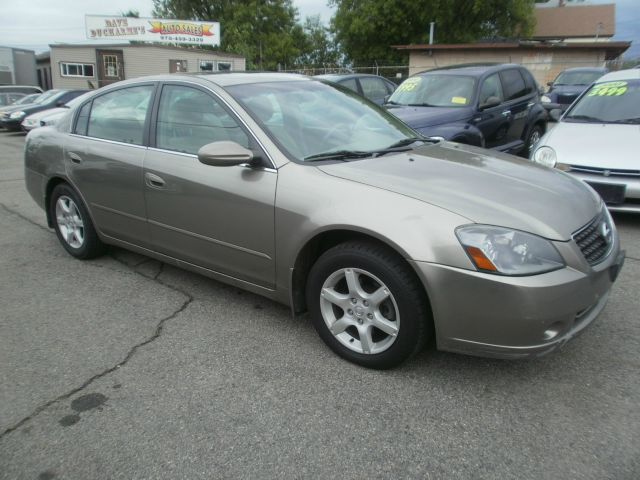 2006 Nissan Altima Pickupslt Quad Cab SWB 4WD 4x4 Truck