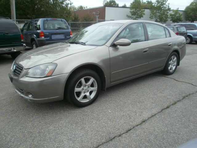 2006 Nissan Altima Pickupslt Quad Cab SWB 4WD 4x4 Truck