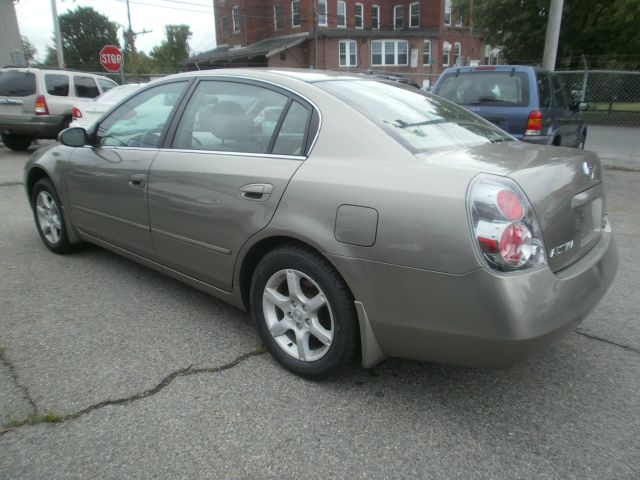 2006 Nissan Altima Pickupslt Quad Cab SWB 4WD 4x4 Truck