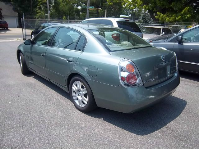 2006 Nissan Altima Pickupslt Quad Cab SWB 4WD 4x4 Truck