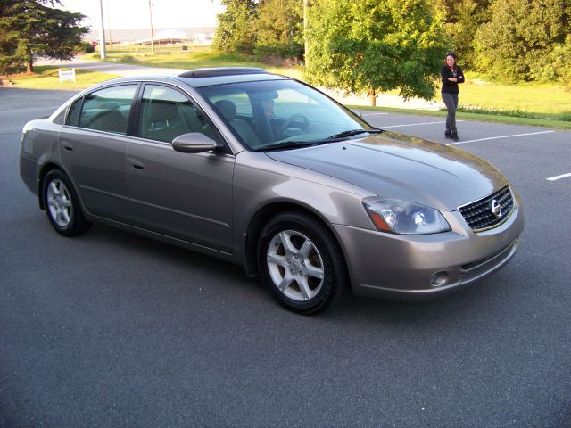 2006 Nissan Altima Pickupslt Quad Cab SWB 4WD 4x4 Truck