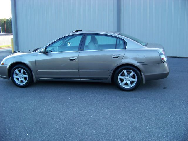 2006 Nissan Altima Pickupslt Quad Cab SWB 4WD 4x4 Truck