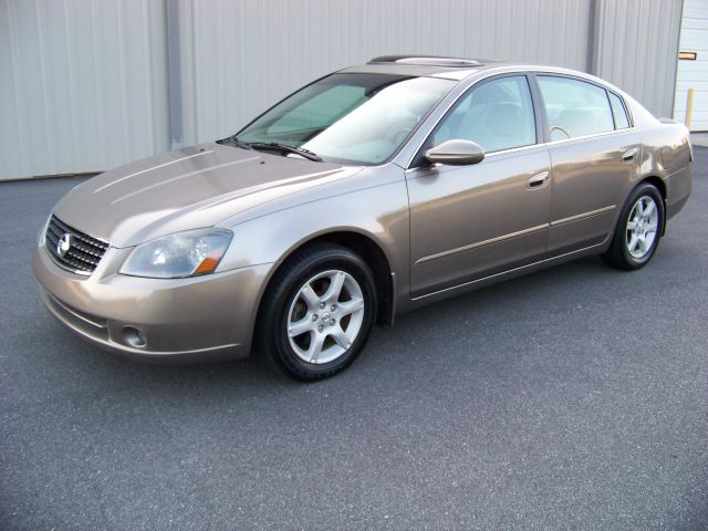 2006 Nissan Altima Pickupslt Quad Cab SWB 4WD 4x4 Truck