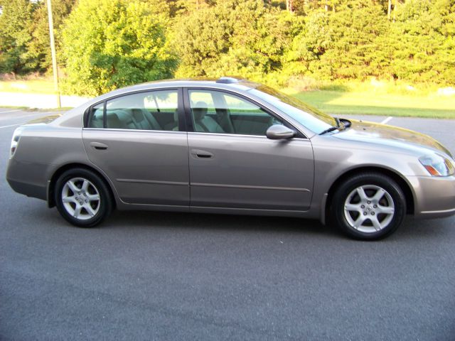 2006 Nissan Altima Pickupslt Quad Cab SWB 4WD 4x4 Truck