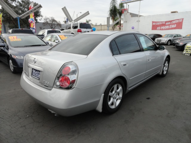 2006 Nissan Altima Pickupslt Quad Cab SWB 4WD 4x4 Truck