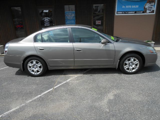 2006 Nissan Altima Pickupslt Quad Cab SWB 4WD 4x4 Truck