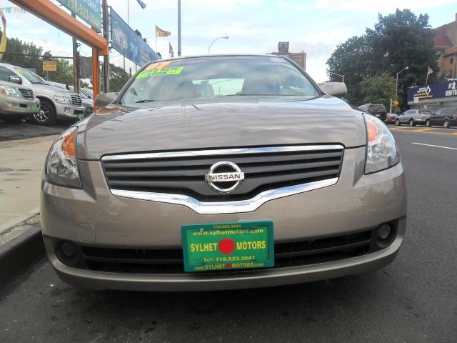 2007 Nissan Altima Crew-short-ltz-nav-6.6l Diesel-4wd-1 Owner