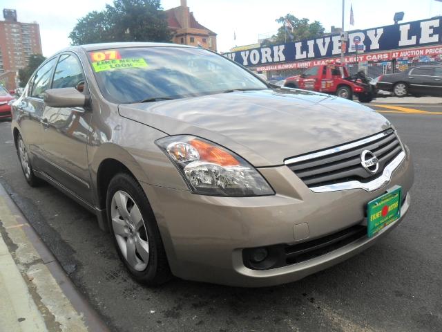 2007 Nissan Altima Crew-short-ltz-nav-6.6l Diesel-4wd-1 Owner