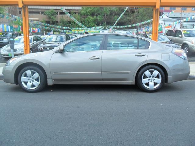 2007 Nissan Altima Crew-short-ltz-nav-6.6l Diesel-4wd-1 Owner