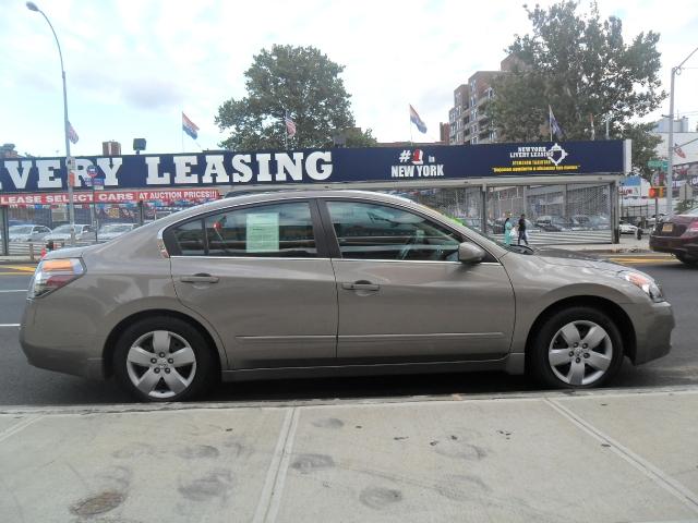 2007 Nissan Altima Crew-short-ltz-nav-6.6l Diesel-4wd-1 Owner