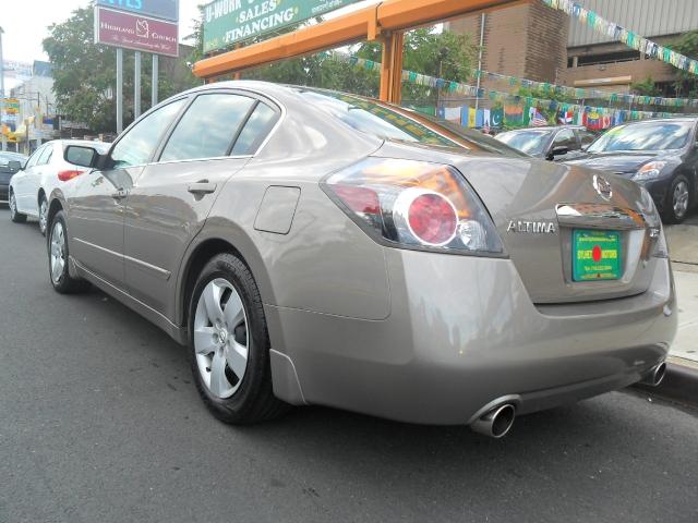 2007 Nissan Altima Crew-short-ltz-nav-6.6l Diesel-4wd-1 Owner