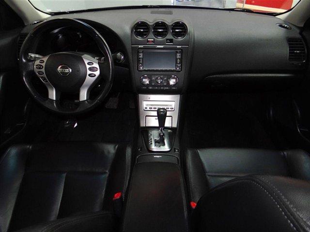 2007 Nissan Altima Sport -5 Speed-stick-4x4