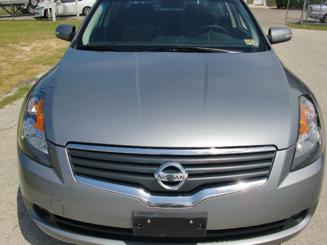 2007 Nissan Altima 3500 Mega Cab